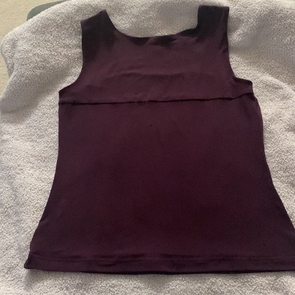 jMichaels burgundy sleeveless top. - Picture 4 of 6